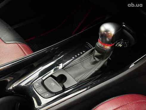 Toyota C-HR 2019 белый - фото 33