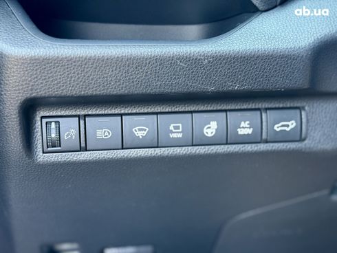 Toyota RAV4 2021 серый - фото 12