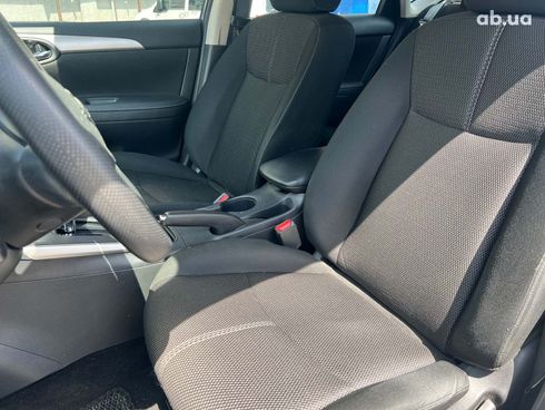Nissan Sentra 2018 серый - фото 27