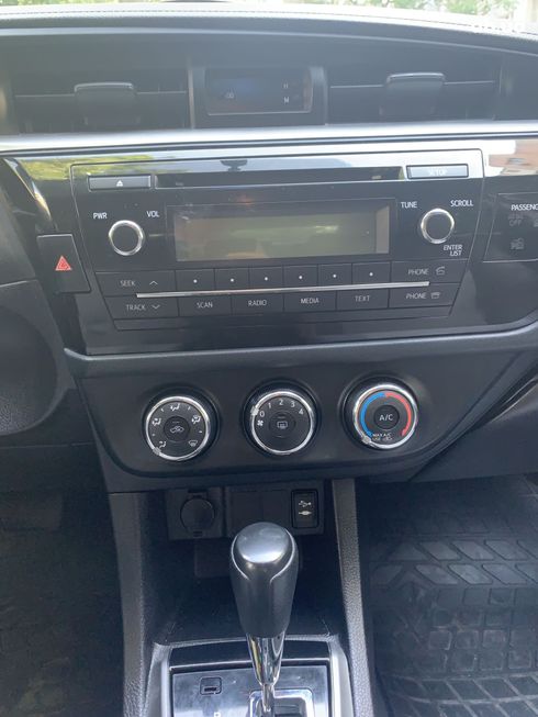Toyota Corolla 2015 серый - фото 6
