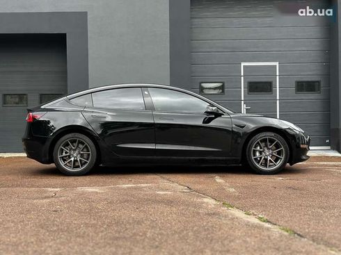 Tesla Model 3 2021 - фото 11