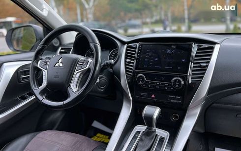 Mitsubishi Pajero Sport 2017 - фото 18