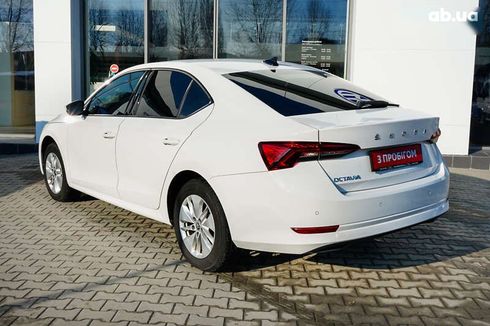 Skoda Octavia 2020 - фото 10