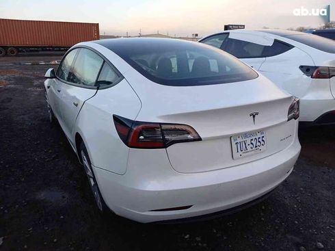 Tesla Model 3 2022 - фото 6