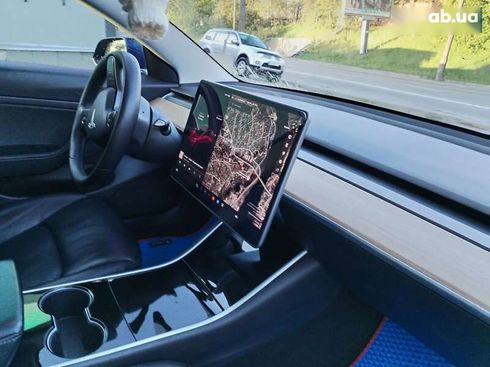 Tesla Model 3 2020 - фото 8