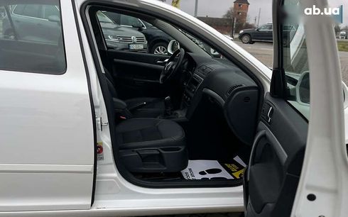 Skoda Octavia 2012 - фото 16