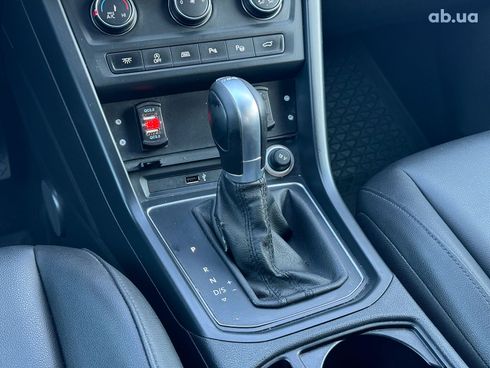 Volkswagen Touran 2018 бежевый - фото 33