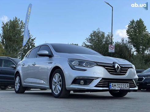 Renault Megane 2016 - фото 11