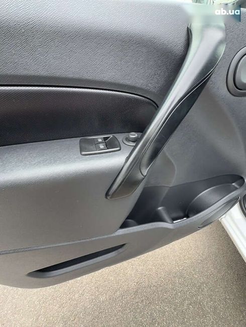Renault Kangoo 2019 - фото 24