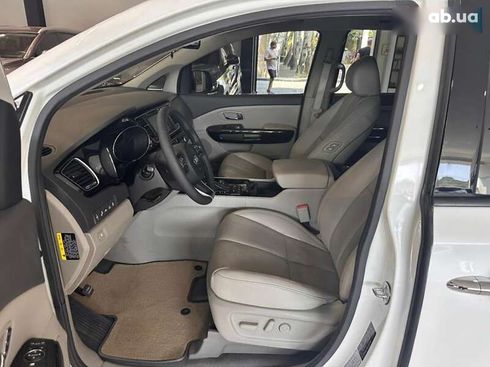 Kia Carnival 2016 - фото 19