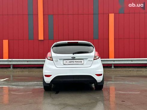 Ford Fiesta 2015 - фото 7