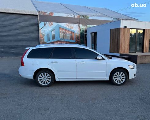 Volvo V50 2011 белый - фото 9