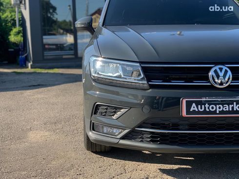 Volkswagen Tiguan 2018 серый - фото 10