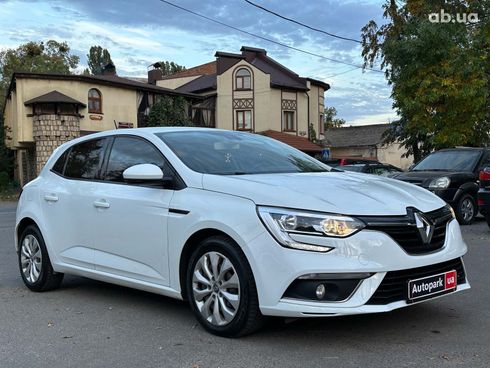 Renault Megane 2016 белый - фото 11