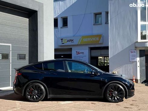 Tesla Model Y 2023 - фото 10