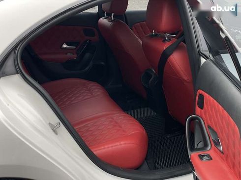 Mercedes-Benz CLA-Класс 2019 - фото 17