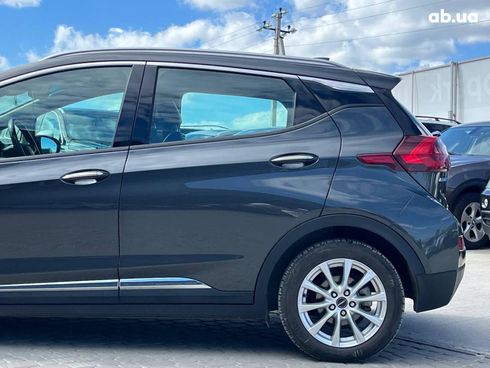 Chevrolet Bolt 2020 серый - фото 6