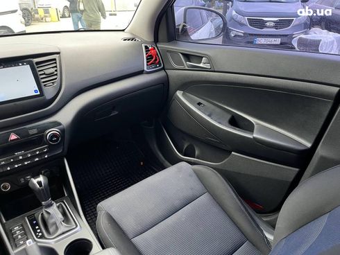 Hyundai Tucson 2016 белый - фото 16