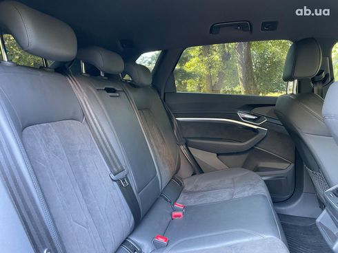 Audi E-Tron 2020 белый - фото 24