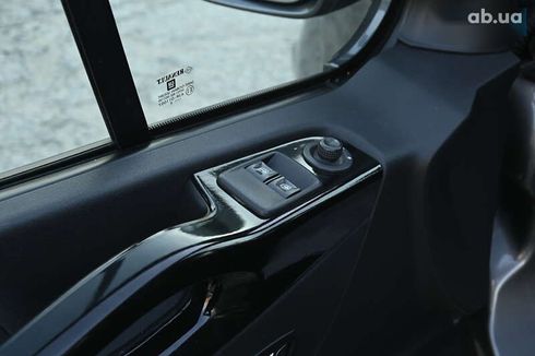 Opel Vivaro 2015 - фото 18