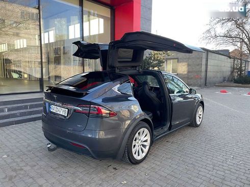 Tesla Model X 2018 - фото 4