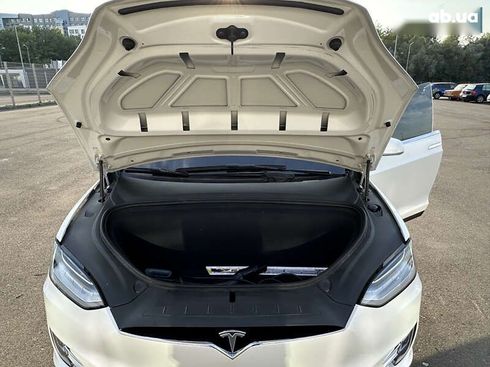 Tesla Model X 2019 - фото 18