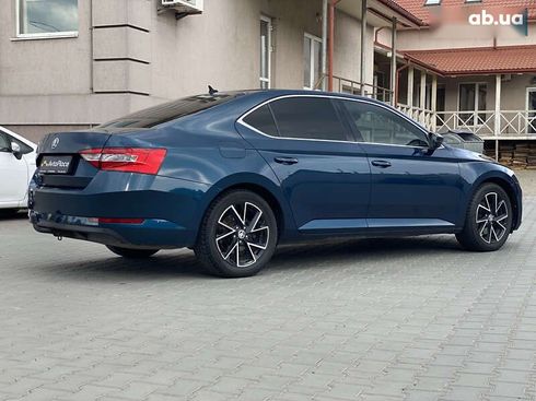 Skoda Superb 2018 - фото 15