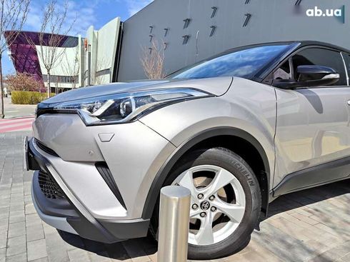 Toyota C-HR 2016 - фото 5