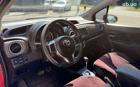 Toyota Yaris 2012 - фото 8