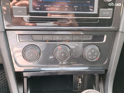 Volkswagen Golf 2019 белый - фото 26