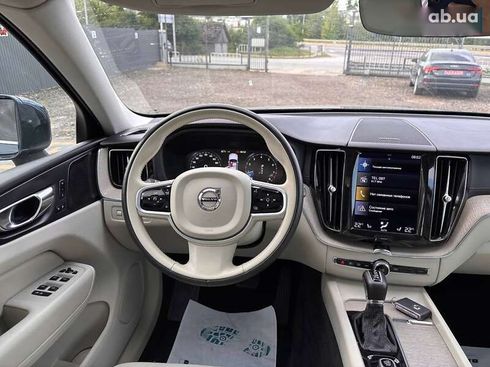 Volvo XC60 2021 - фото 30