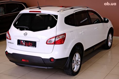 Nissan Qashqai 2012 белый - фото 5