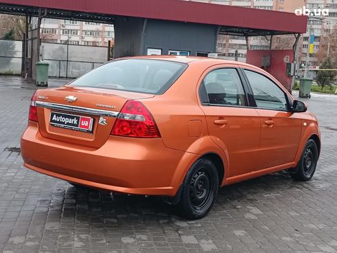 Chevrolet Aveo 2008 оранжевый - фото 14