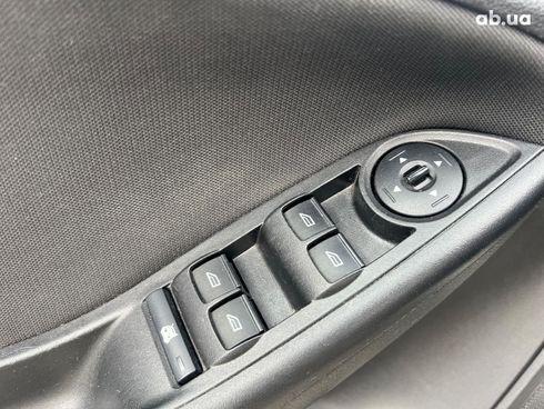 Ford Focus 2017 бежевый - фото 18