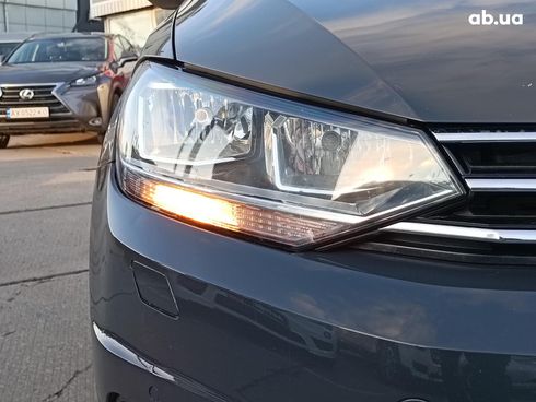 Volkswagen Touran 2019 серый - фото 9