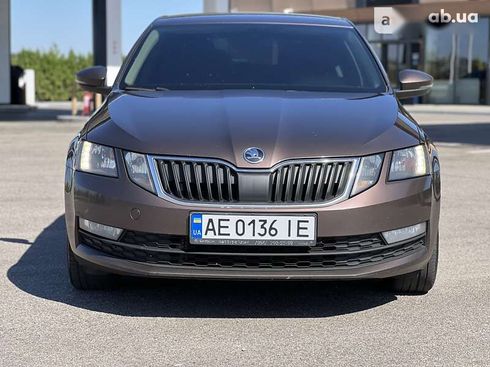 Skoda Octavia 2017 - фото 13