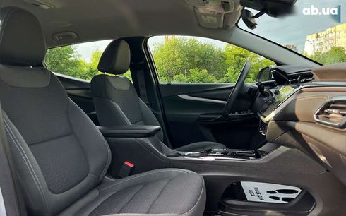 Chevrolet Bolt 2022 - фото 9