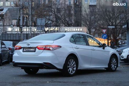 Toyota Camry 2019 - фото 4