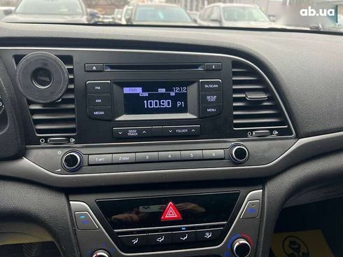 Hyundai Elantra 2016 - фото 18