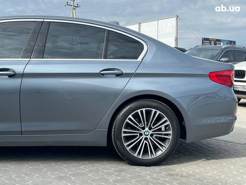 BMW 5 серия 2019 серый - фото 5