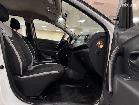 Renault Sandero Stepway 2019 белый - фото 7