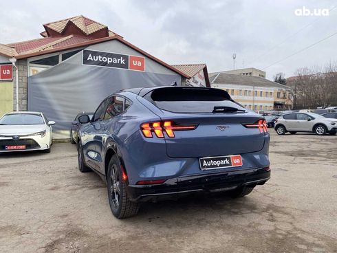 Ford Mustang Mach-E 2023 синий - фото 6