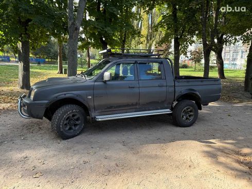 Mitsubishi l 200 2005 серый - фото 10