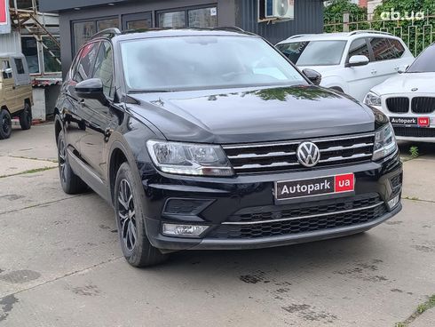Volkswagen Tiguan 2021 черный - фото 3