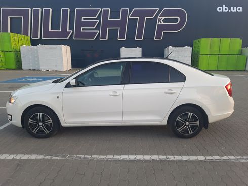 Skoda Rapid 2013 белый - фото 2