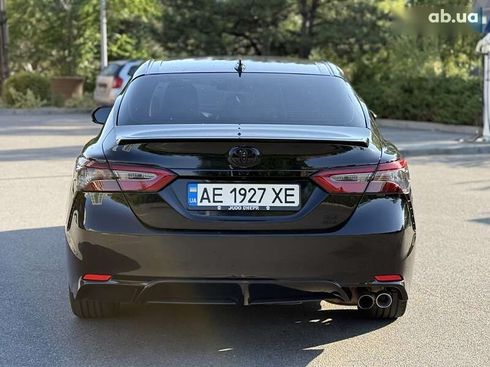 Toyota Camry 2020 - фото 6