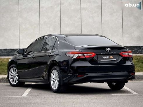 Toyota Camry 2023 - фото 6