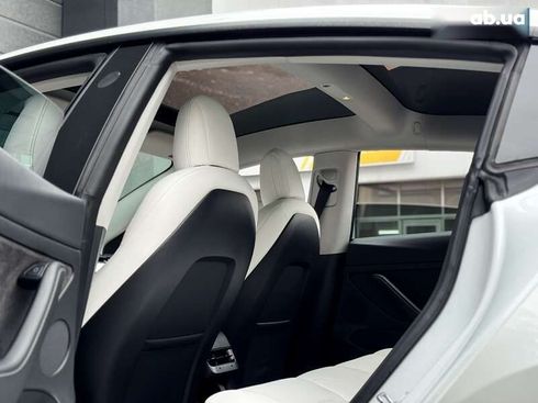 Tesla Model 3 2021 - фото 16