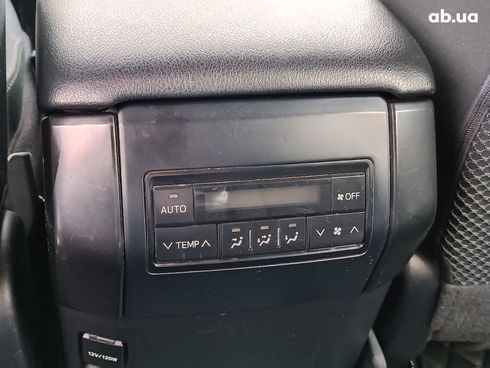 Toyota Land Cruiser Prado 2018 белый - фото 14