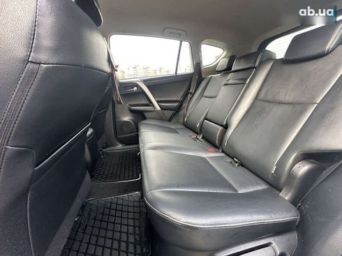 Toyota RAV4 2017 - фото 14